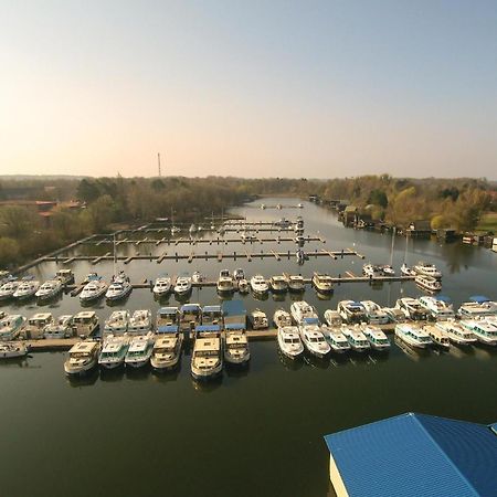 Pet Friendly Apartment In Rechlin With Kitchen المظهر الخارجي الصورة