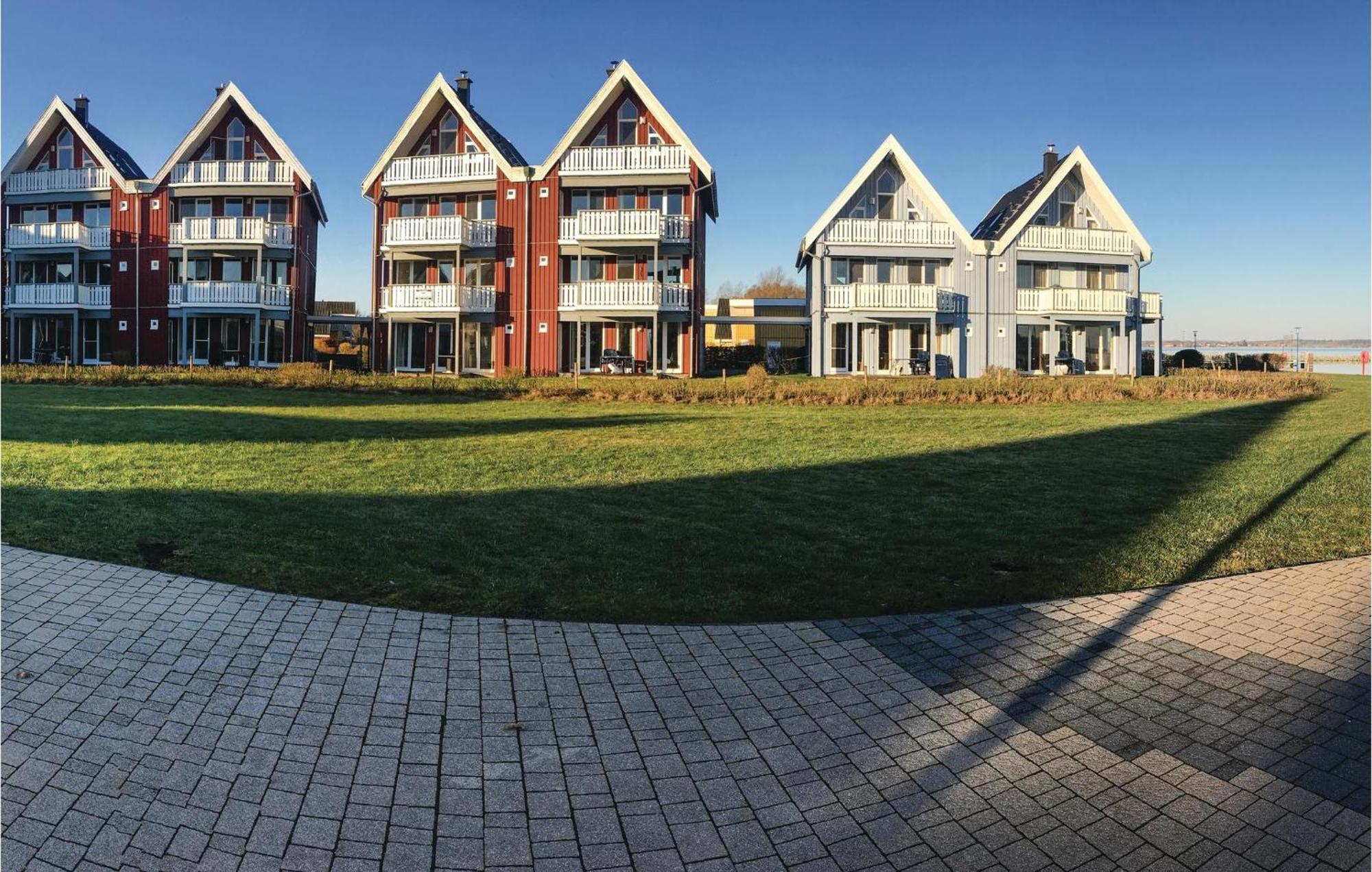 Pet Friendly Apartment In Rechlin With Kitchen المظهر الخارجي الصورة